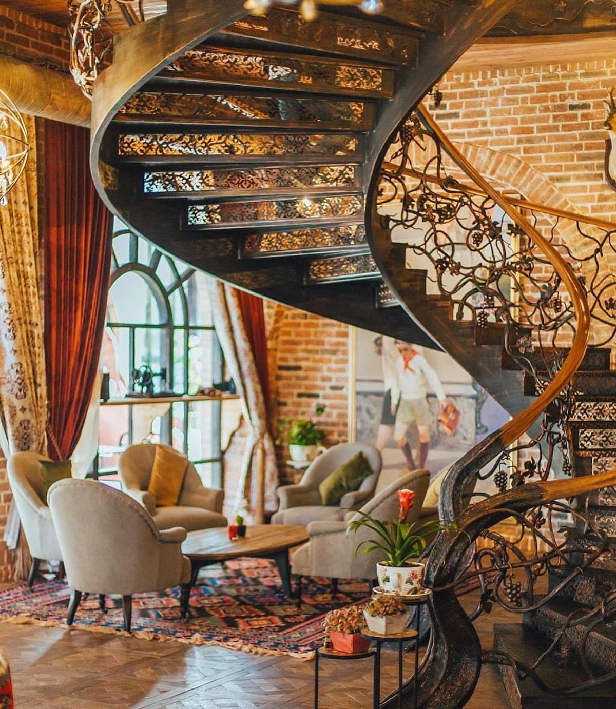 13 Restaurant & Lounge Bar