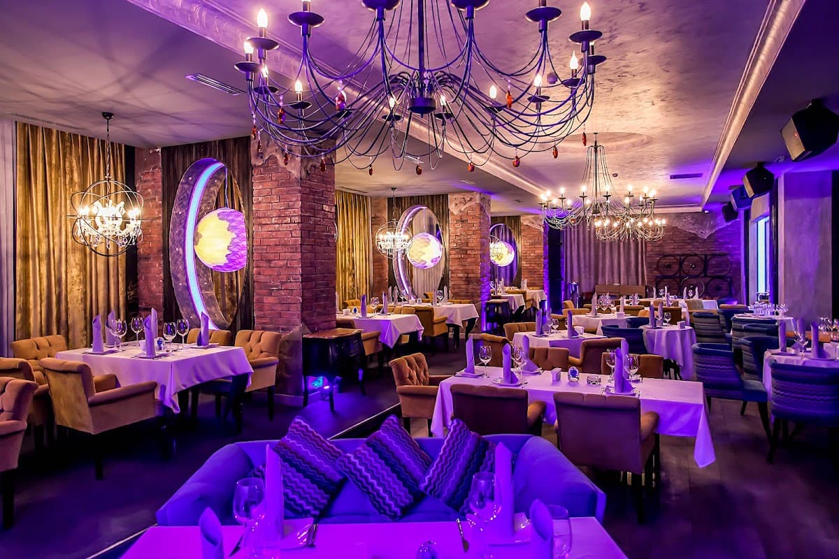 Circle Restaurant & Music hall