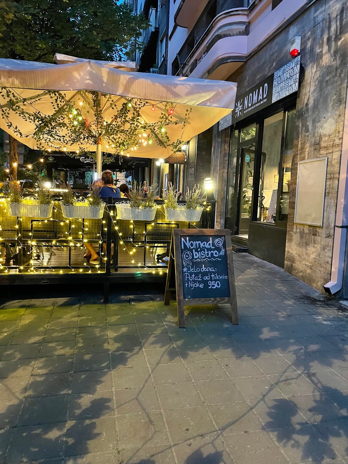 Nomad Bar & Bistro
