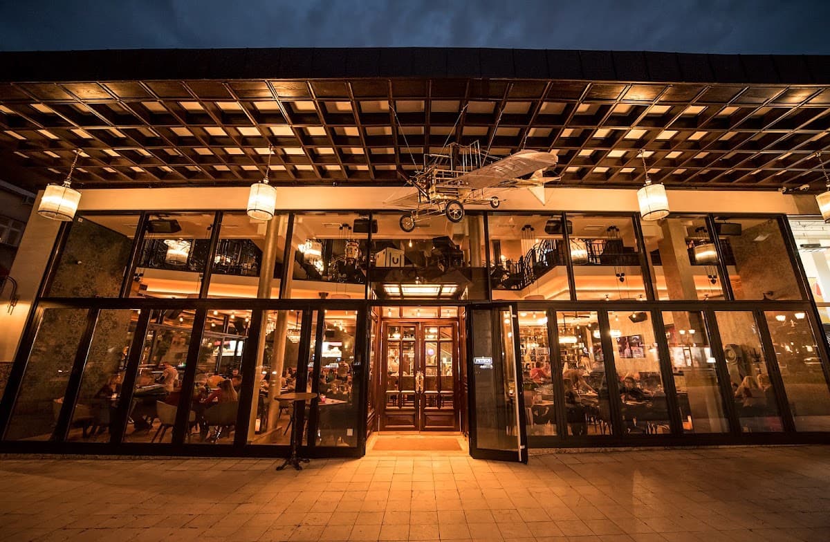 Petrus Caffe Gallery Bar