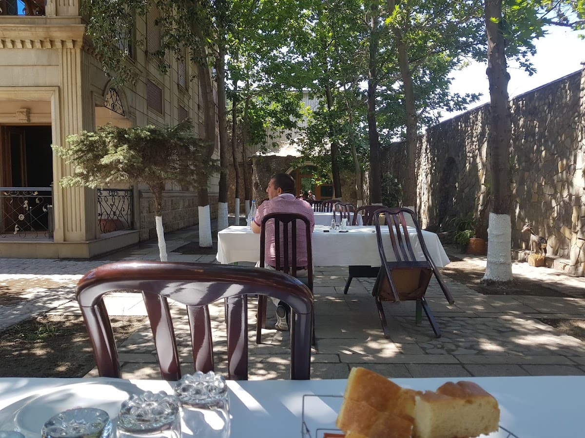 "Dostluq" restoranı
