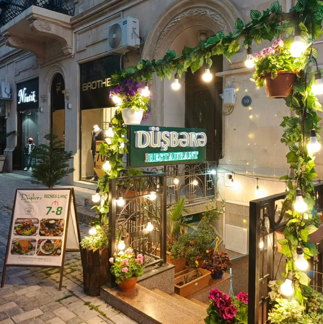 Düşbərə (Dushbara) Restaurant