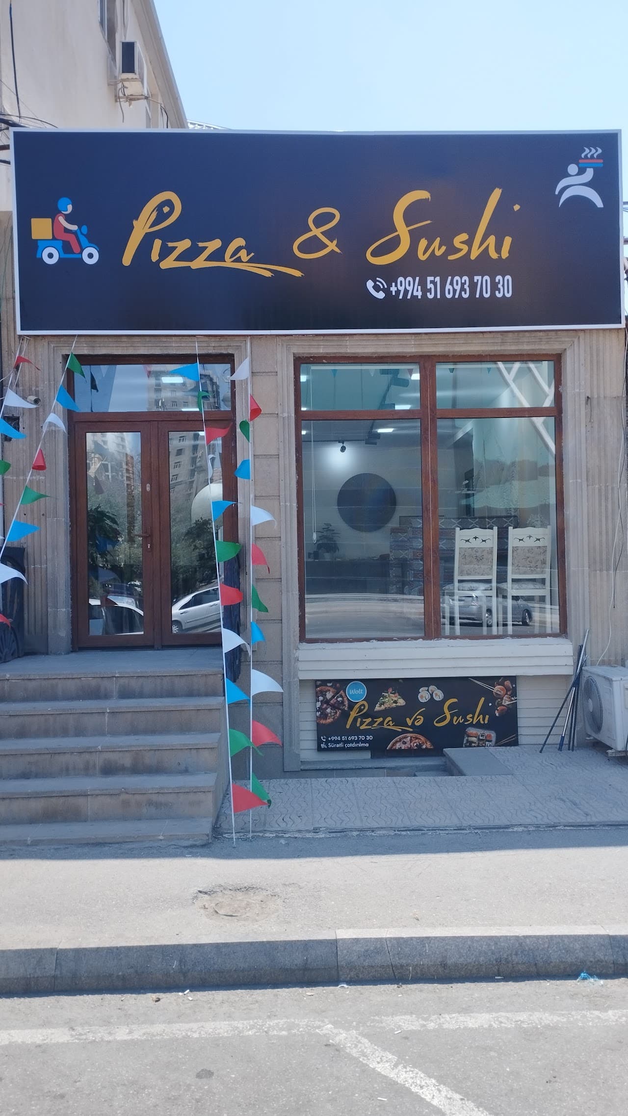 Pizza & Sushi