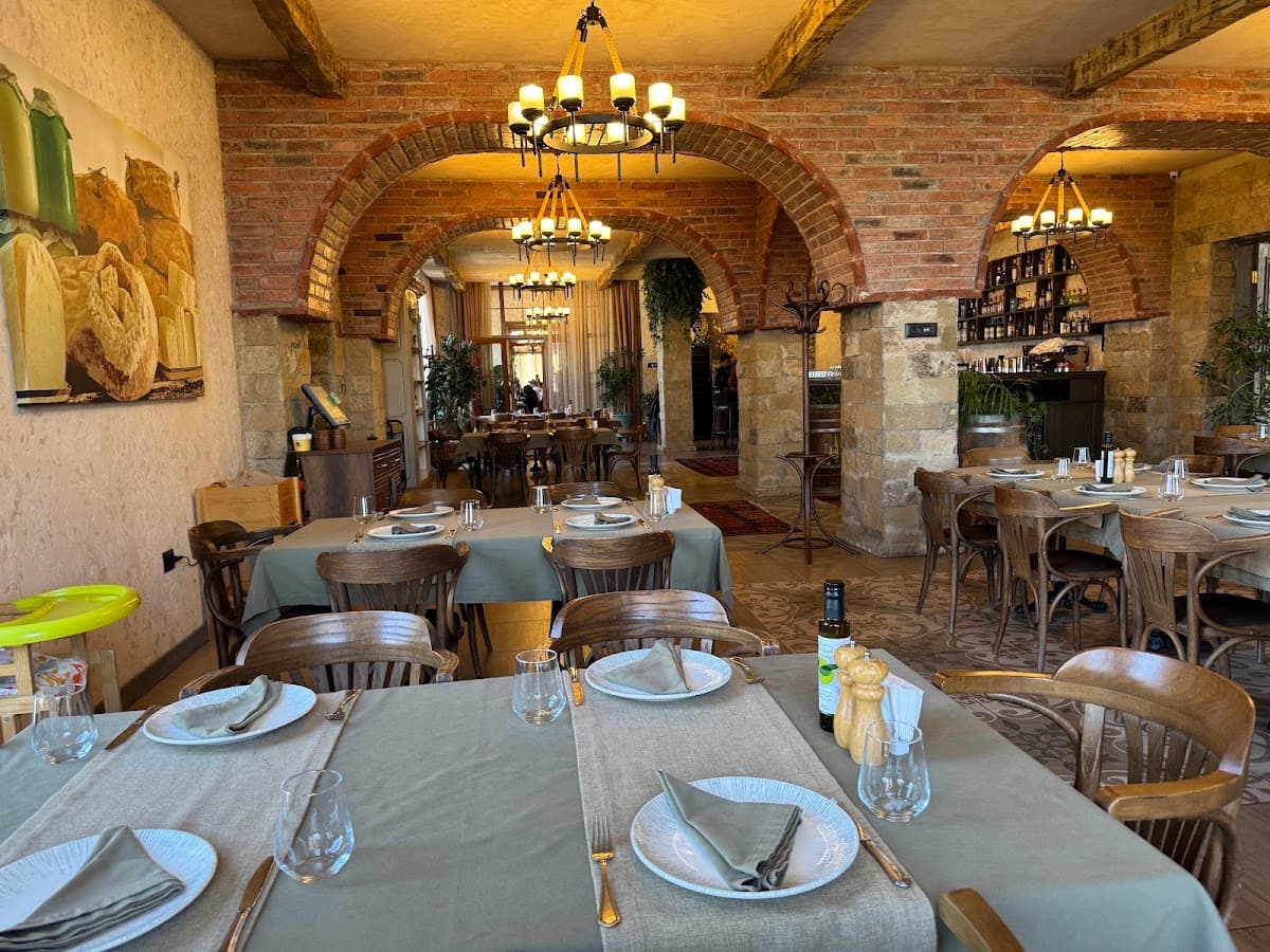 Abqora Restaurant & Wine Club
